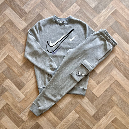 NIKE QUAD SWOOSH TRACKSUIT SET - GREY